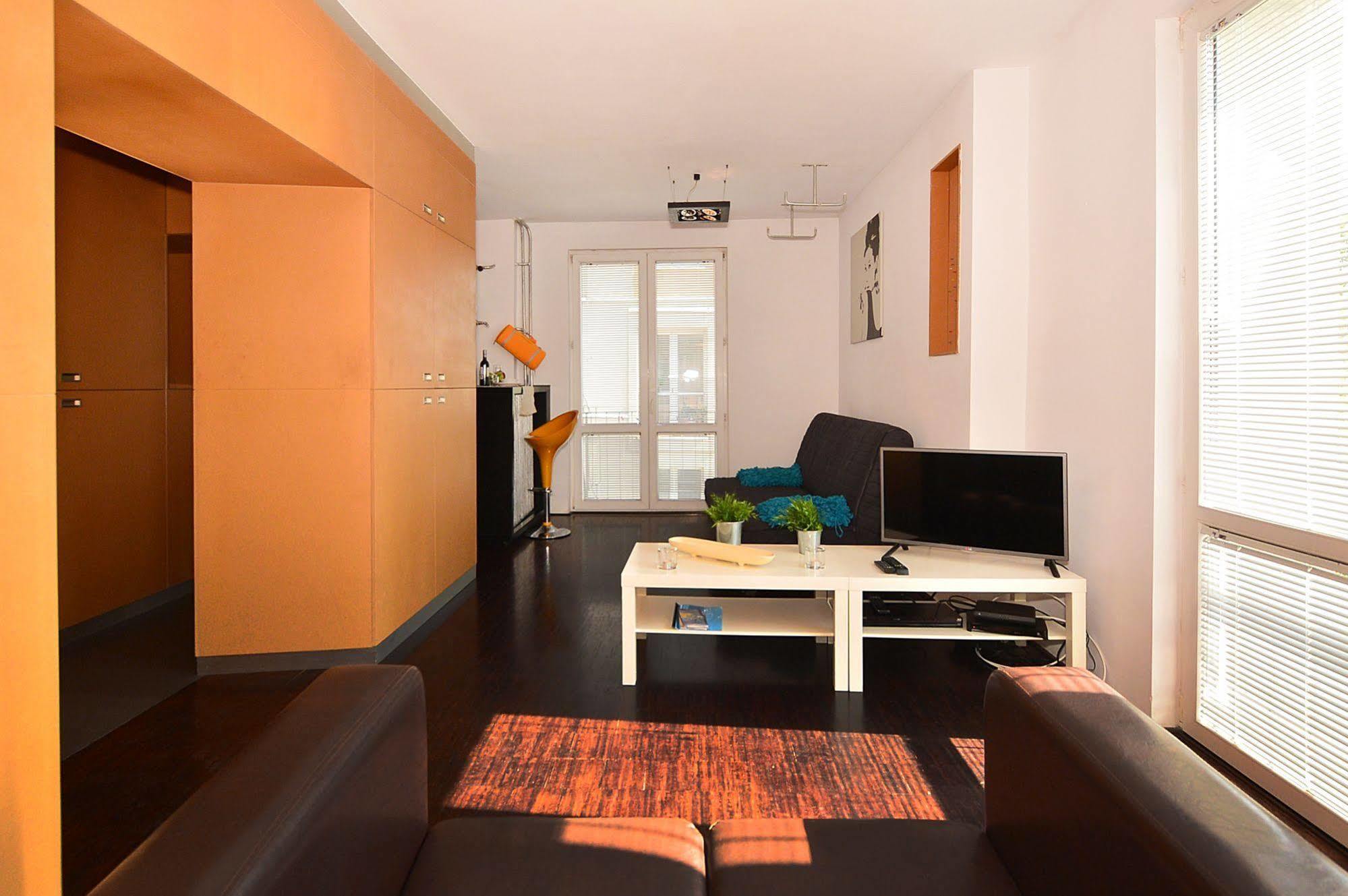 Bizzi Luxdesign Studio - Warschau Buitenkant foto